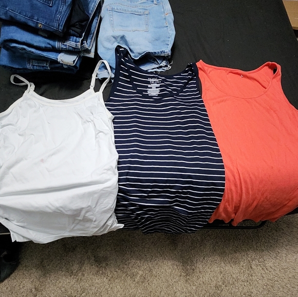 Maternity tanks - Picture 1 of 1